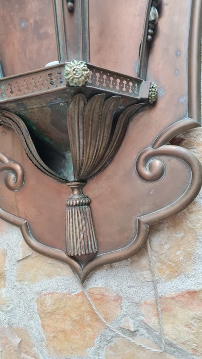 Candeeiro parede electrificado