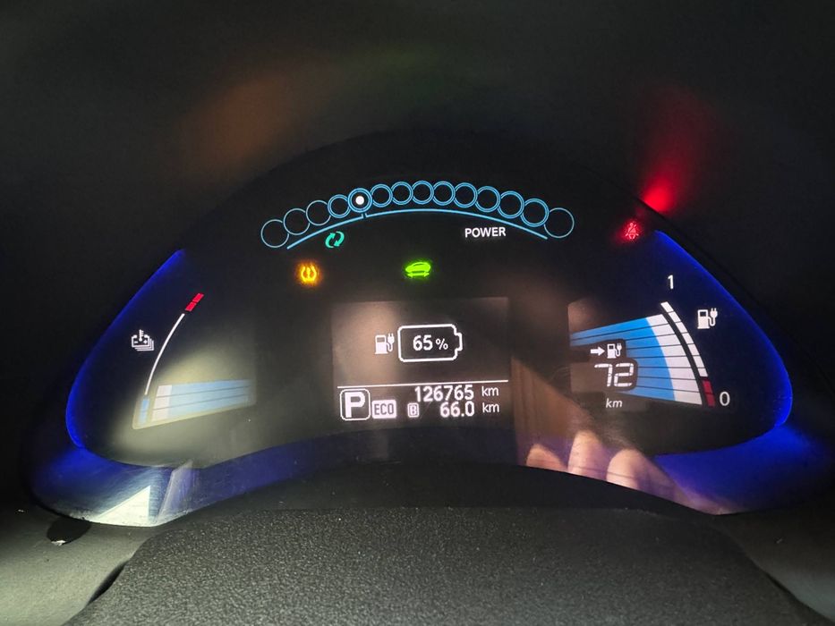 Продам Nissan leaf