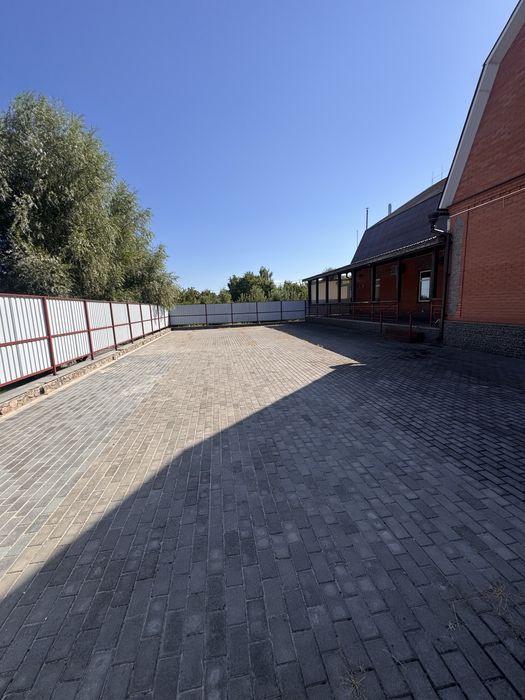 приміщення з ремонтом  в центрі міста під ресторан,магазин,тц