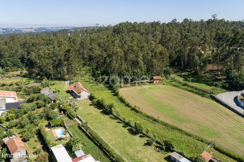 Terreno urbano em Caldas de São Jorge - Área de 3.462 m2