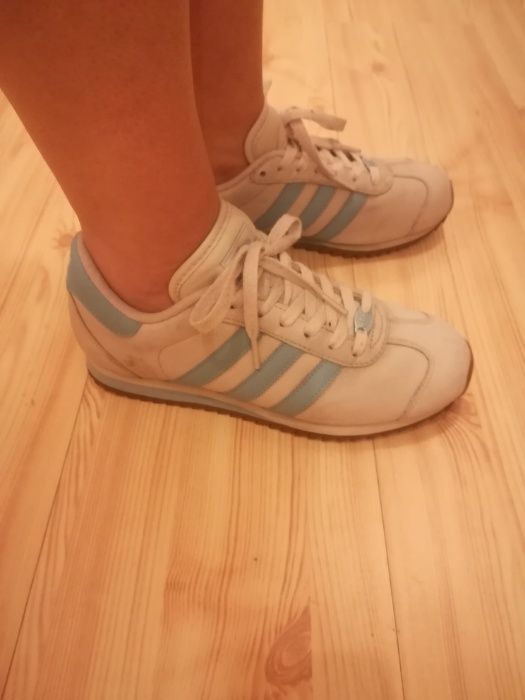 Sprzedam Obuwie Sportowe Firmy Adidas