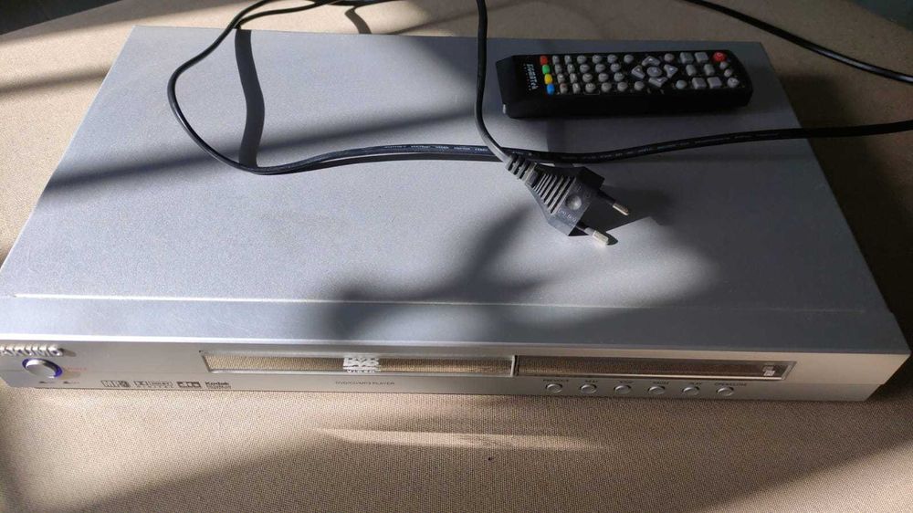 Leitor de DVD- Yakumo