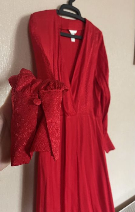 Жіноча сукня розміру 40