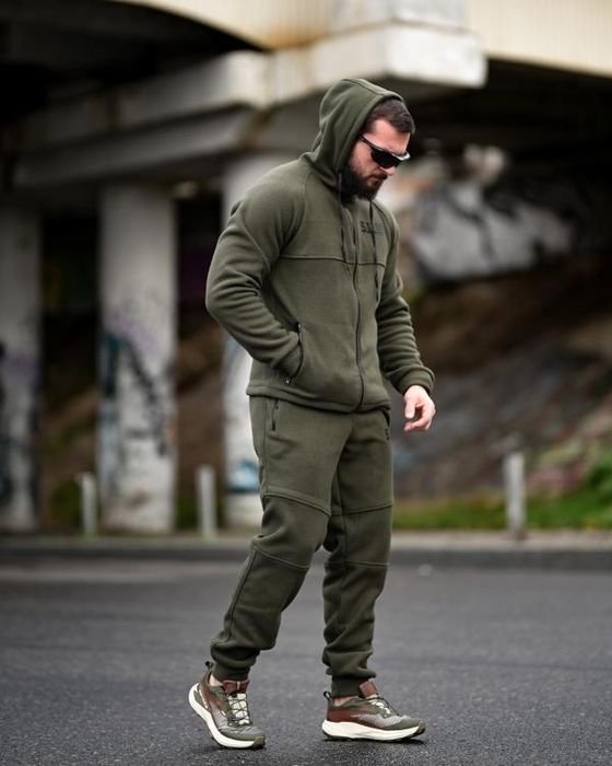 Чоловічий костюм