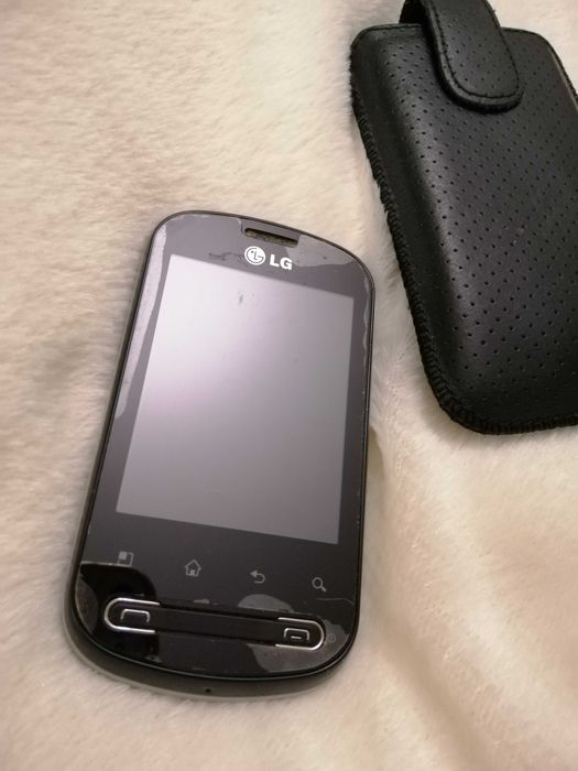 Телефон LG мобильный