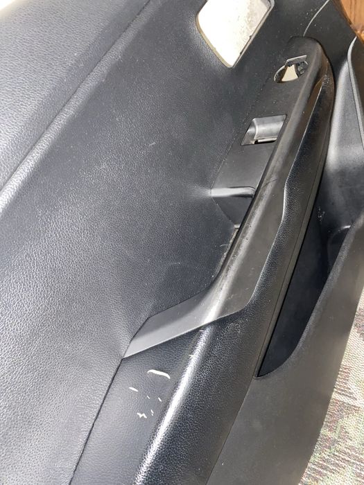 Дверная карта на киа рио3 ( левая ) б/у