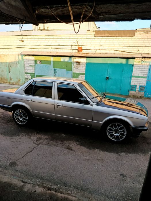 В продаже  BMW E 30