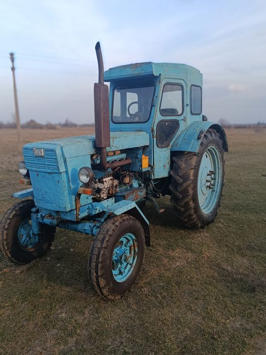 Продається трактор Т 40 .