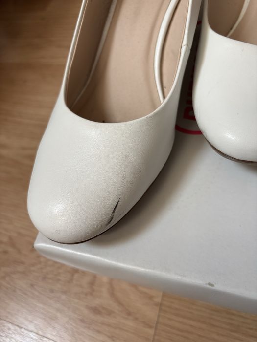 Biale buty ślubne