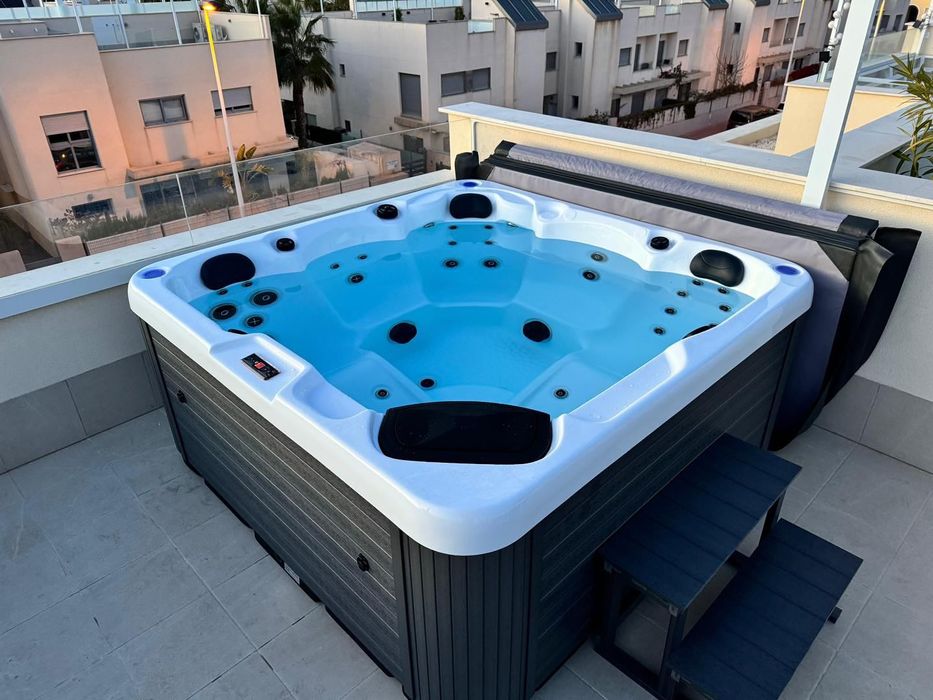 Jacuzi energooszczędne Trident NEW model 2026 5os. 2 leżanki Plug&Play