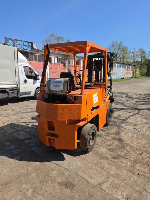 Wózek widłowy DIESEL (silnik mercedes)