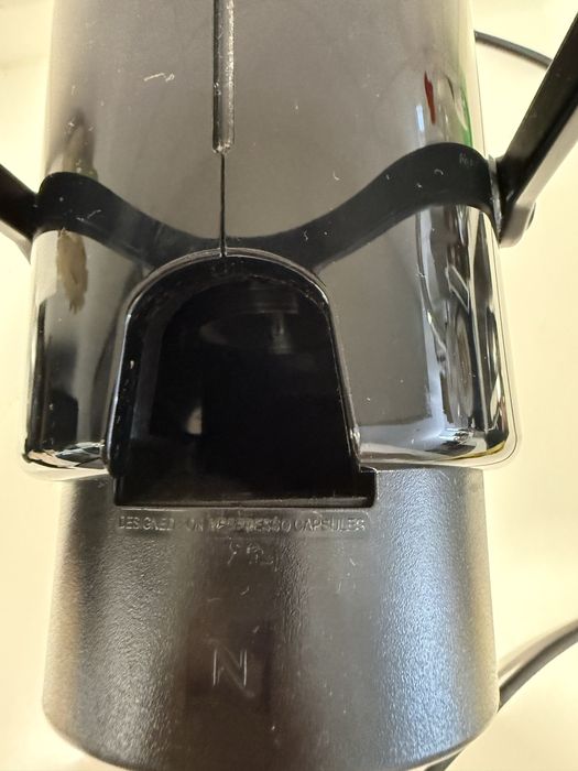 Nespresso Inissia De’Longhi EN80 – para peças ou reparação