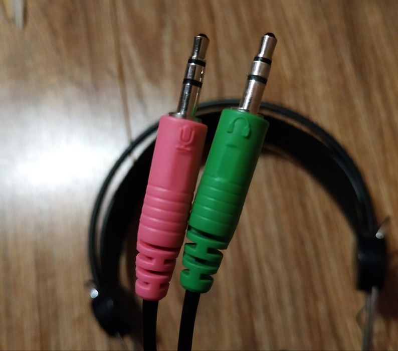 Продам провідні навушники Sven AP-S10MV