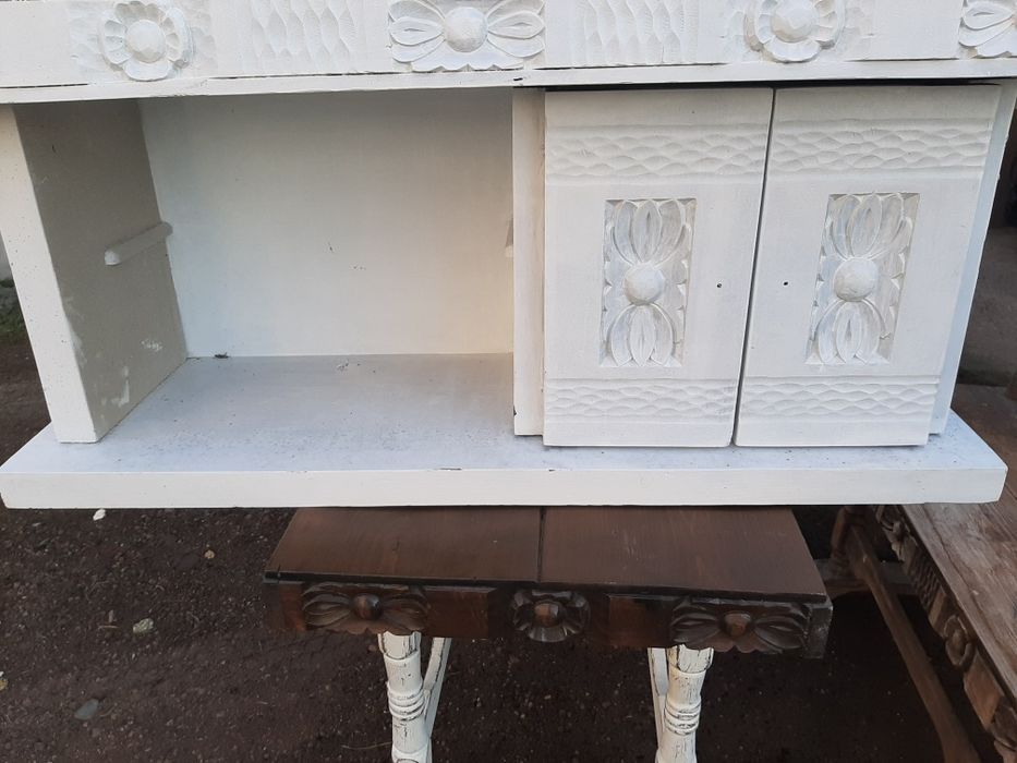 Stare meble  drewniane rzeźbione