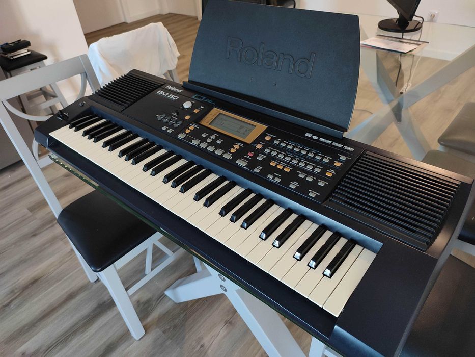 Teclado Roland EM-50