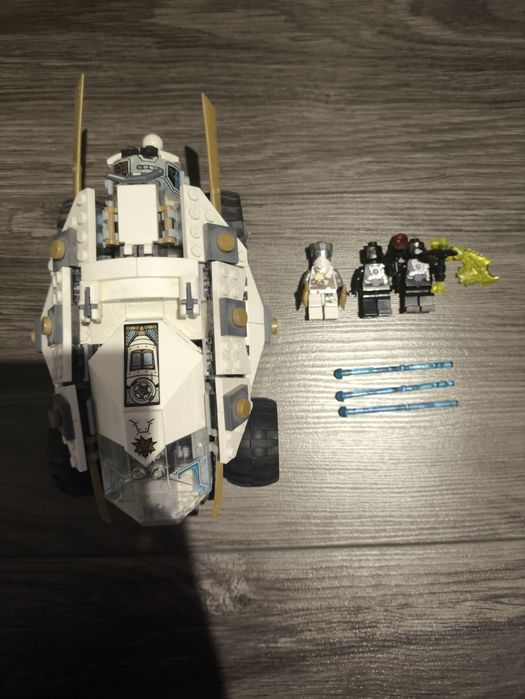 Ninjago 70588 Samochód Tytanowego Ninja