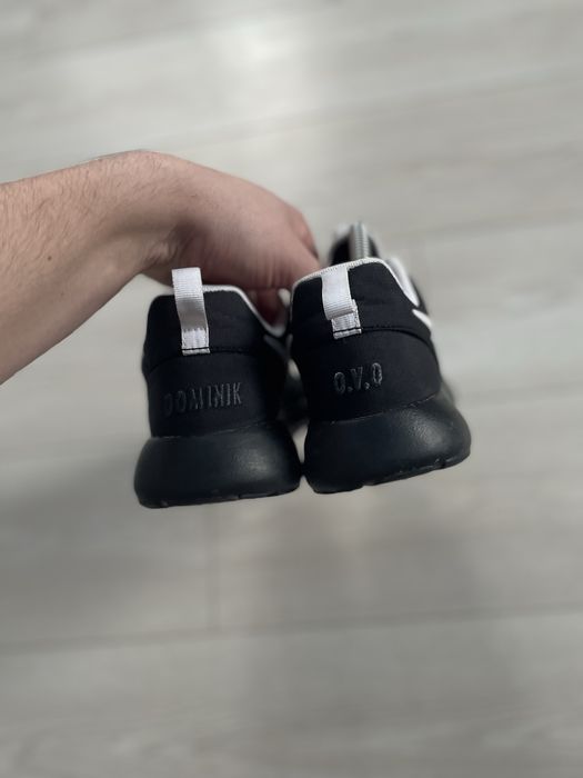 Оригінальні кросівки  Nike Roshe Run 41р 26 см водонепроникні