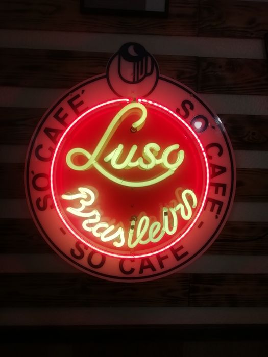 Neon Luminoso a funcionar