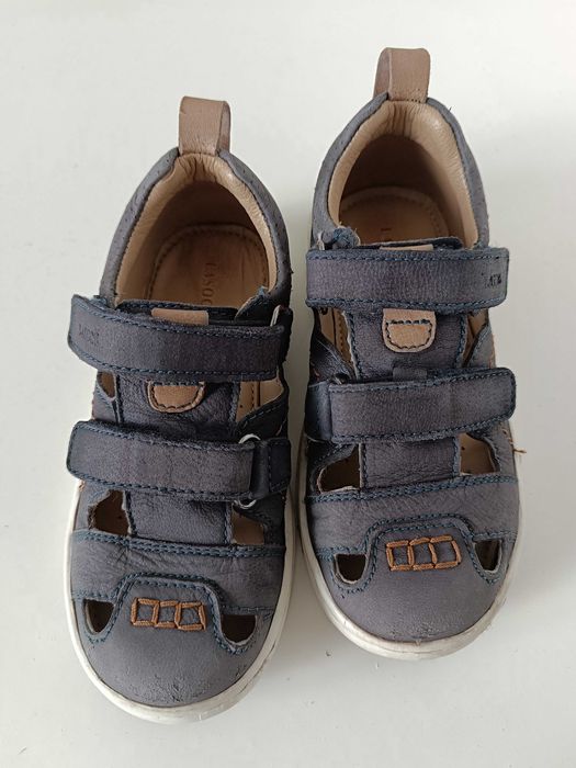 р 9 /26 сірі шкіряні закриті босоніжки сандалі на хлопчика на липучках