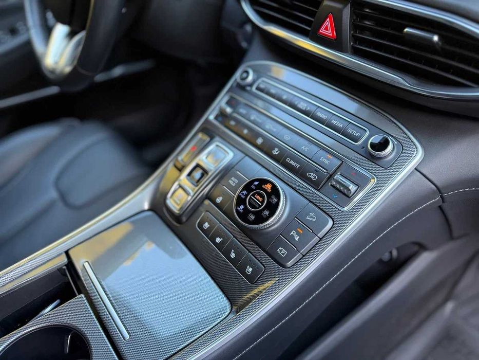 Hyundai Santa Fe 2022 року