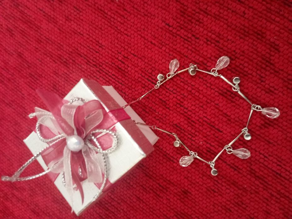 Pulseira elegante com pedras