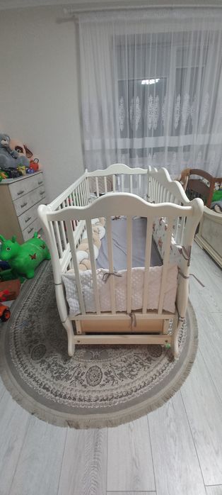 Ліжечко дитяче...