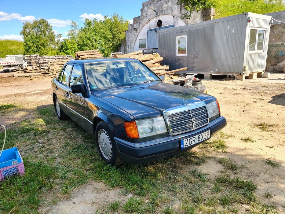 Mercedes-Benz W124