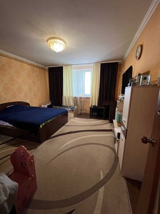 Продам будинок 204 м², ділянка – 10 соток у Великодолинському