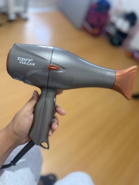 Secador e prancha taiff e lizze