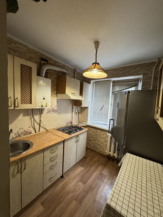 Здається 1 кімнатна на Кн. Острозьких з ремонтом можна на коротк.термі