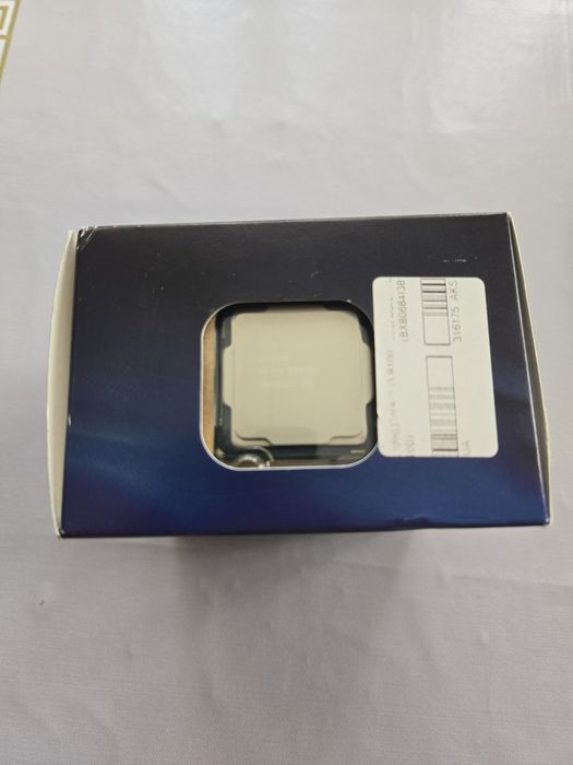 Процесор Intel i3 8100