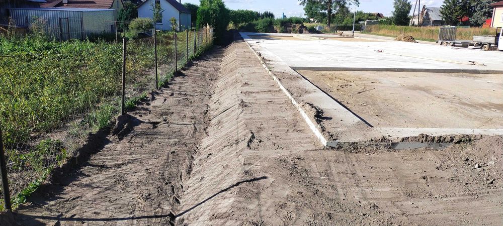 Usługi minikoparką, wiertnica, minikoparka, koparka, przeciski kretem