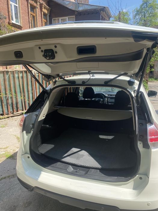 Продам Nissan  X-Trail 2016