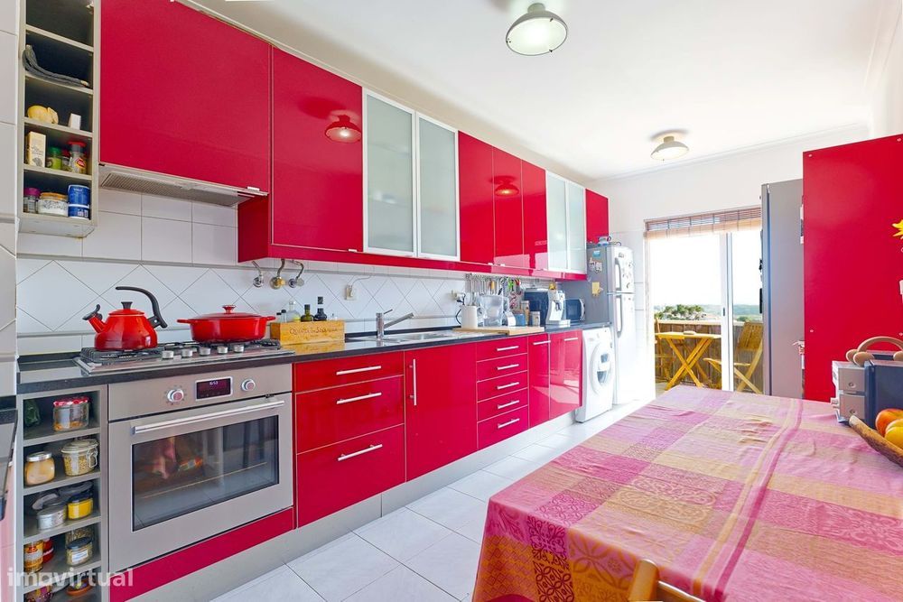 Apartamento T3 Duplex c/ Varandas e Terraço no Cacém, Sintra