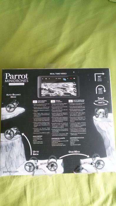 Drone (mini) parrot jumping sumo