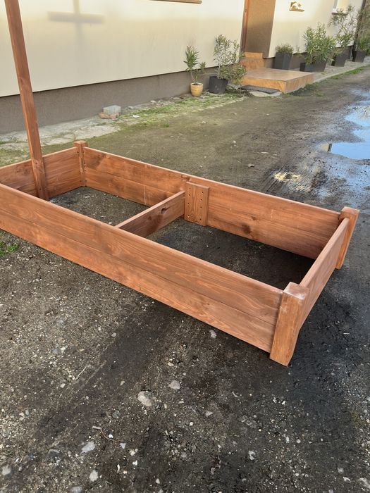 Tymczasowa obudowa grobu