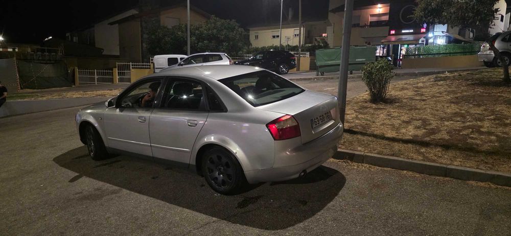 Audi A4 1.6 Gasolina 200000km — photo 3