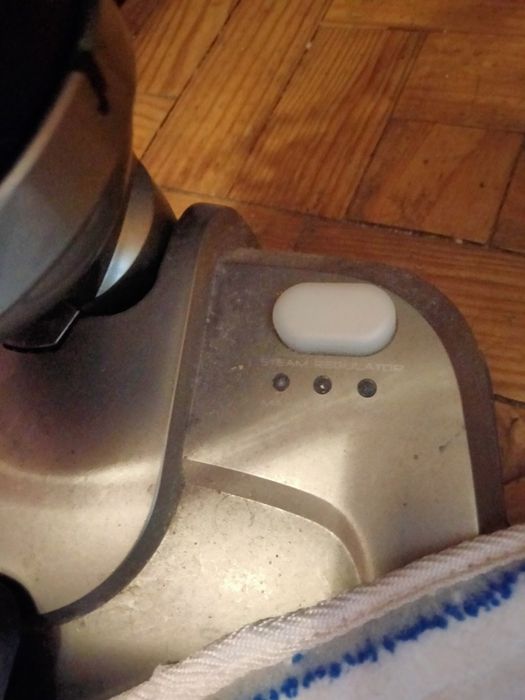 Máquina de lavar e aspirar, usada poucas vezes.