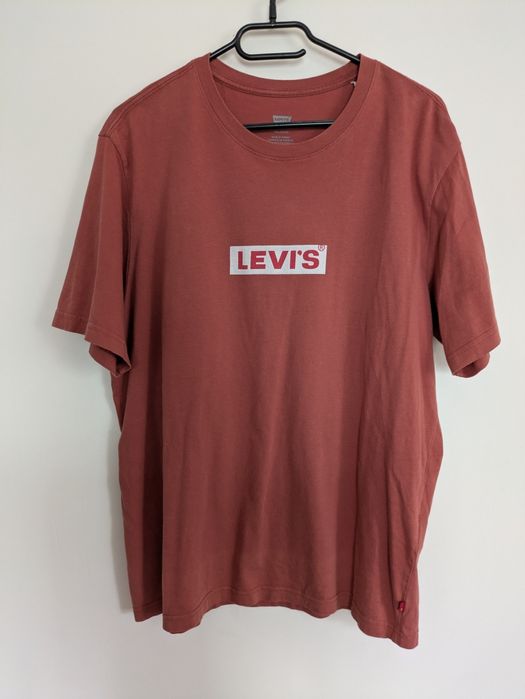 Koszulka "Levi's", kolor terakota, rozmiar M, w bardzo dobrym stanie.