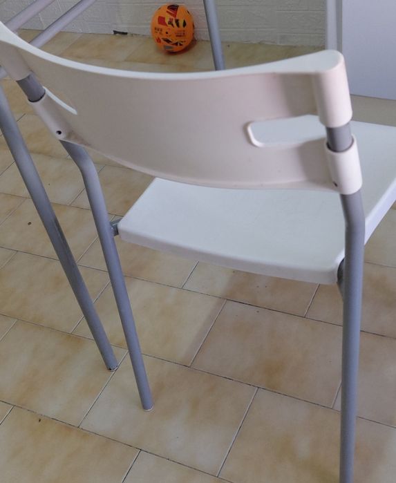 Mesa + 4 cadeiras