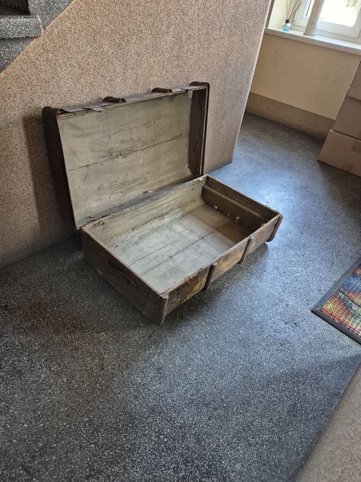 Duża walizka kufer antyk