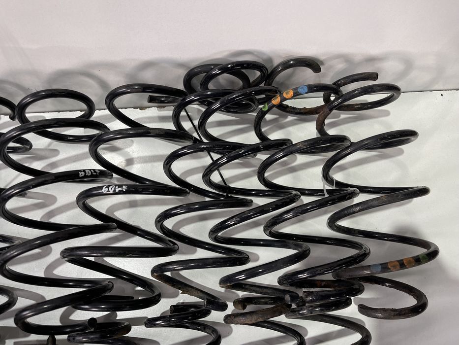 Пружини Гольф 5 хетчбек універсал пружини Golf 5 6 передні задні