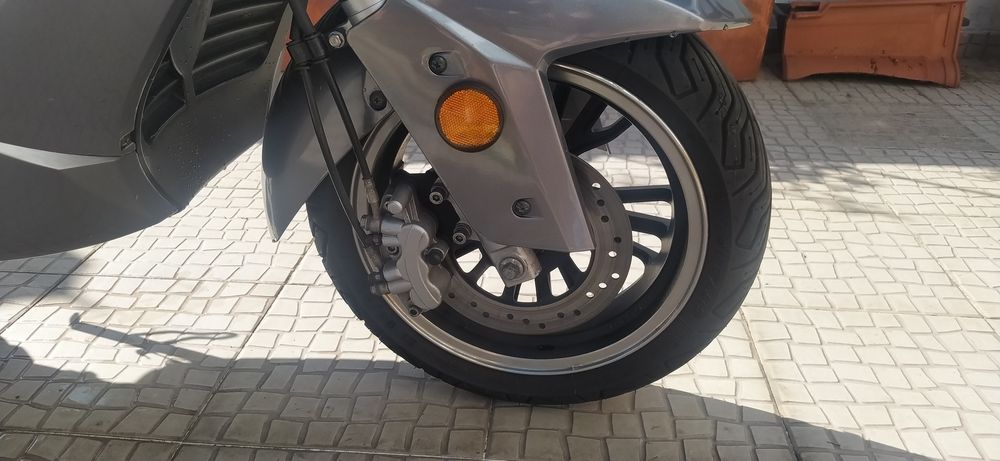 Moti Maxi (E- Fun Puma) Maxi Scooter Elétrica