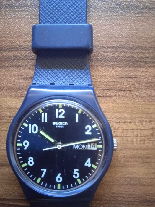 Relógio Swatch Swiss azul com dia e data