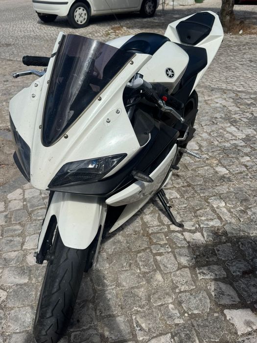 Yamaha YZF-R125 2010 – Excelente Estado | Pneus, Bateria e Corrente Novos