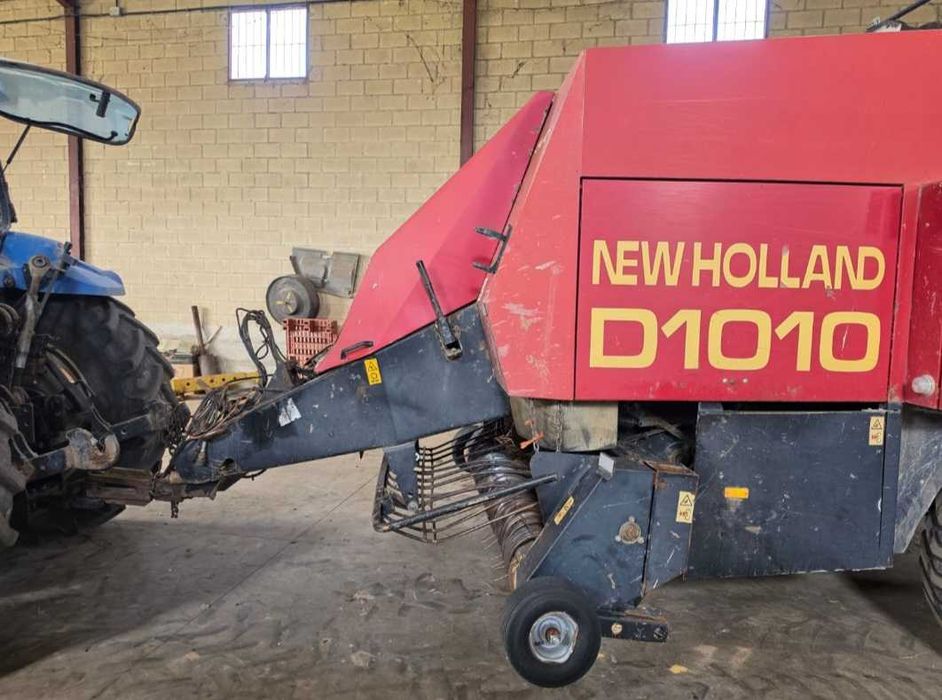 Enfardadeira 4 cordas New Holland D1010
