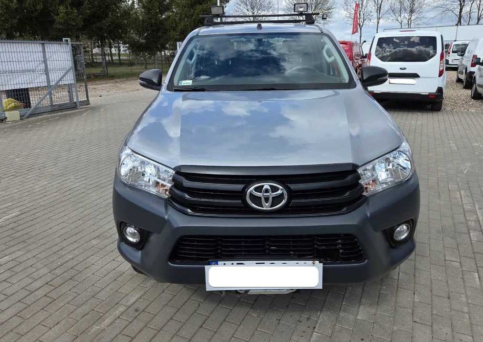 Разборка Toyota Hilux бампер комплектний