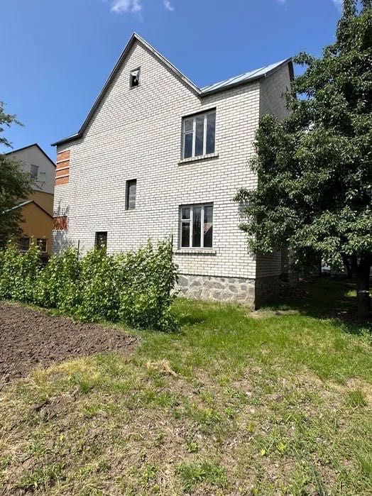 Будинок р-н Південний вул. Л. Республіки