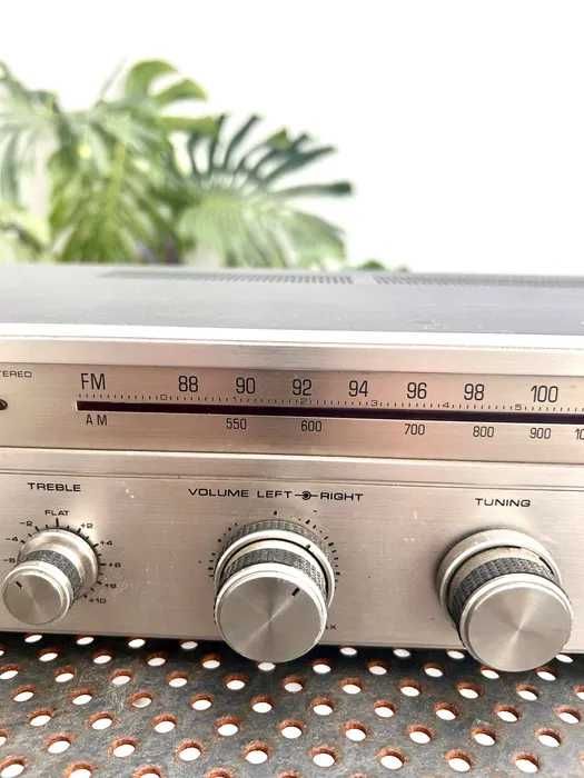 Amplificador integrado Akai AA-810DB