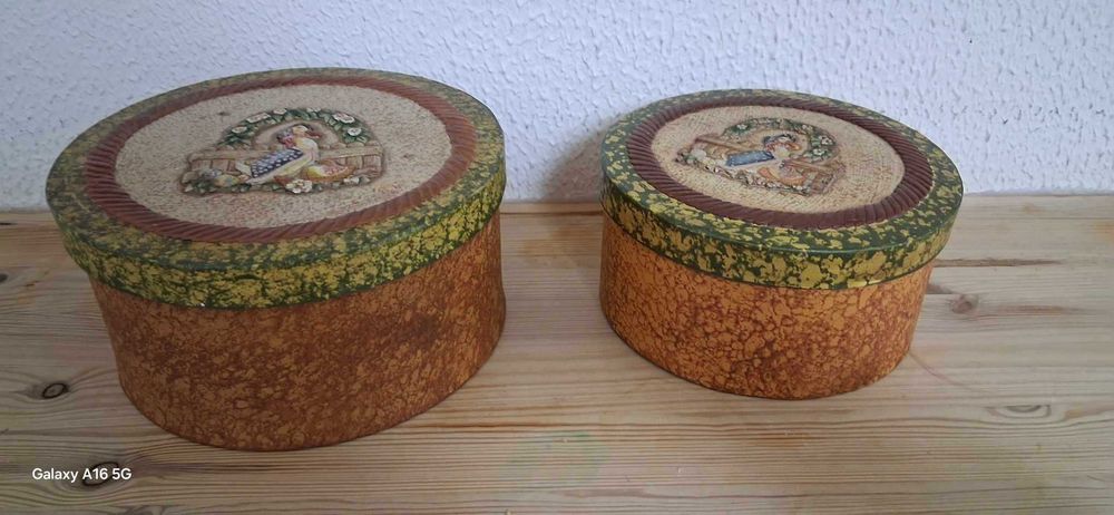 Caixa Redonda em Cartão Decorativa - VINTAGE